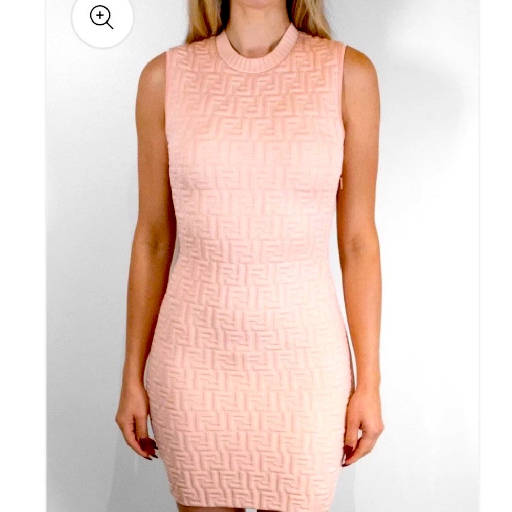 ✨SOLD✨Fendi Baby Pink FF Logo Viscose Shift Dress Size 40 Excellent Condition